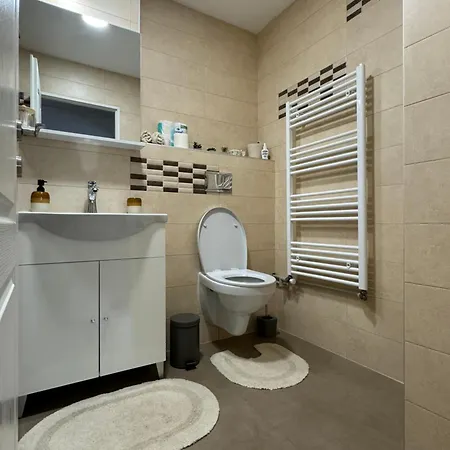 Lareina * Kolozsvár